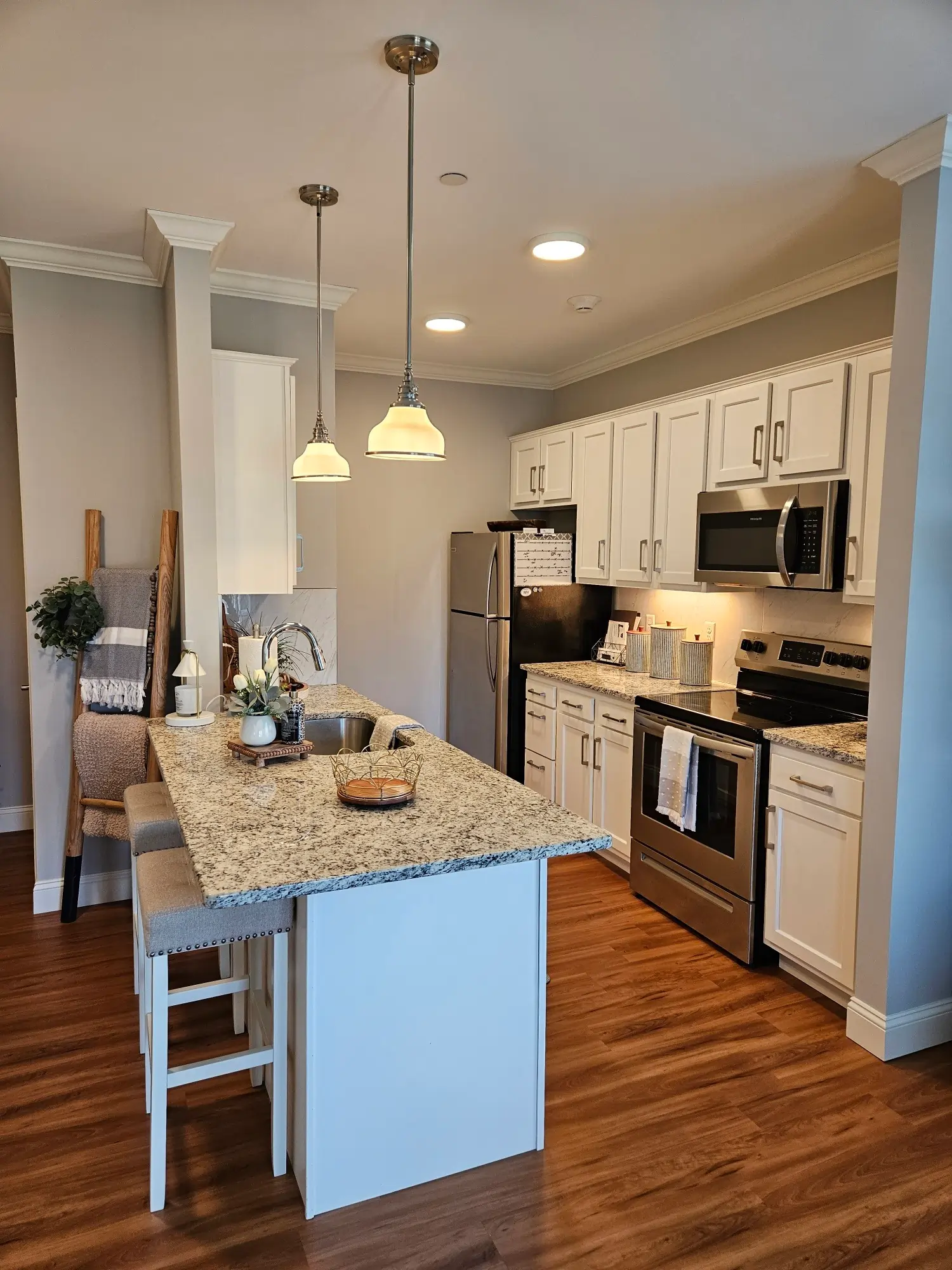 Dine-in Kitchen with Granite Counters