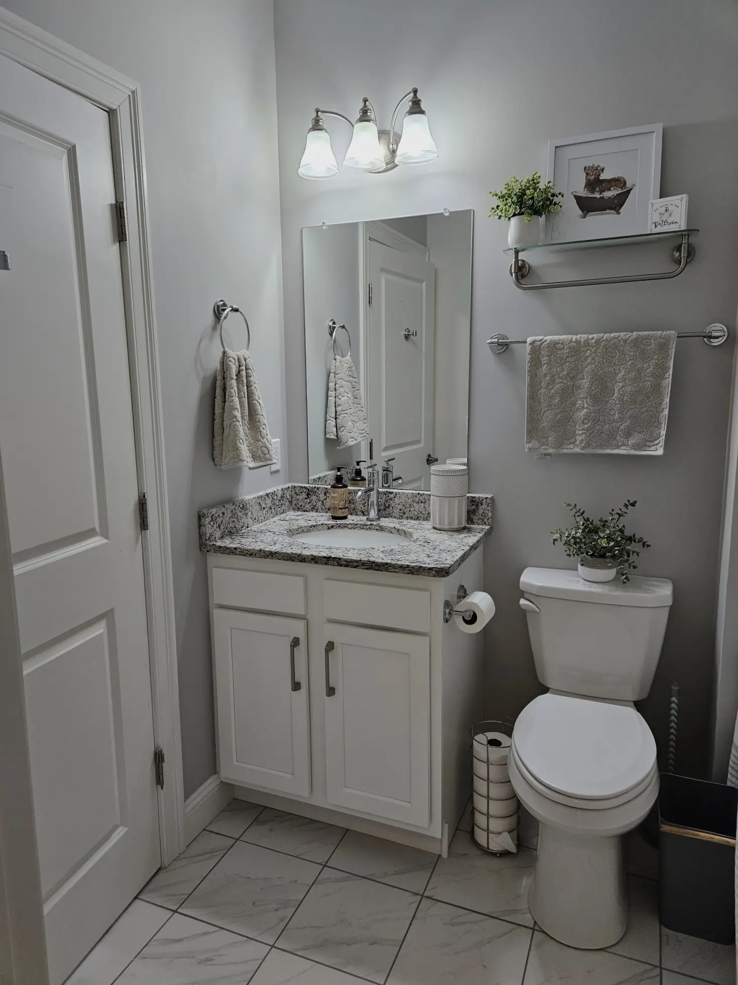 1 or 2 Full Baths with Granite countertops
